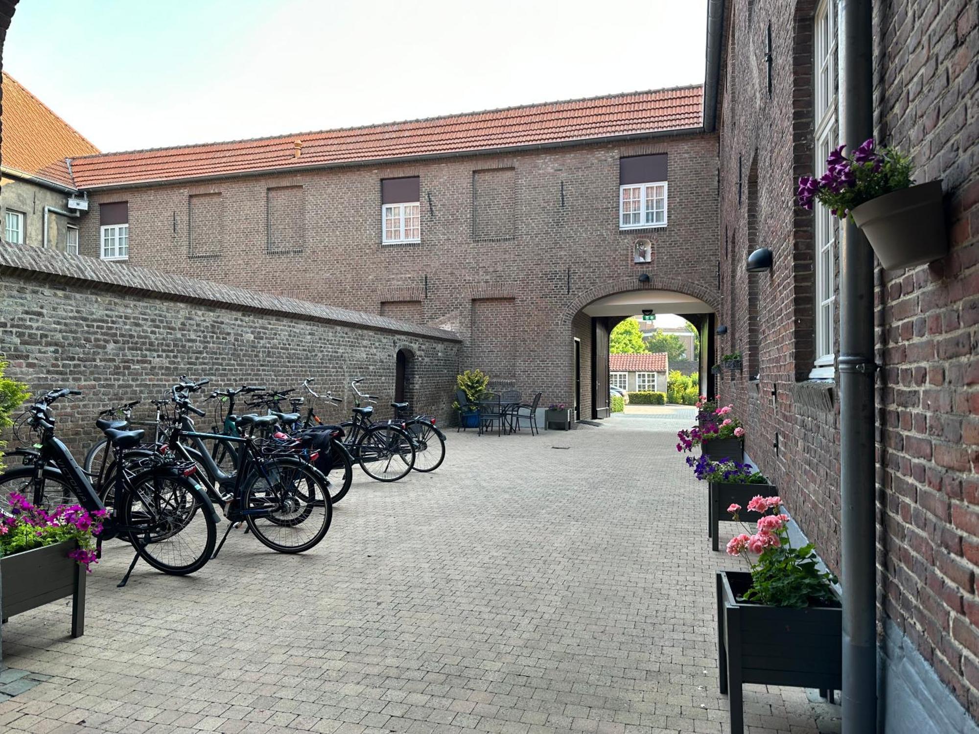 B&B Maria Hart Weert Exterior foto